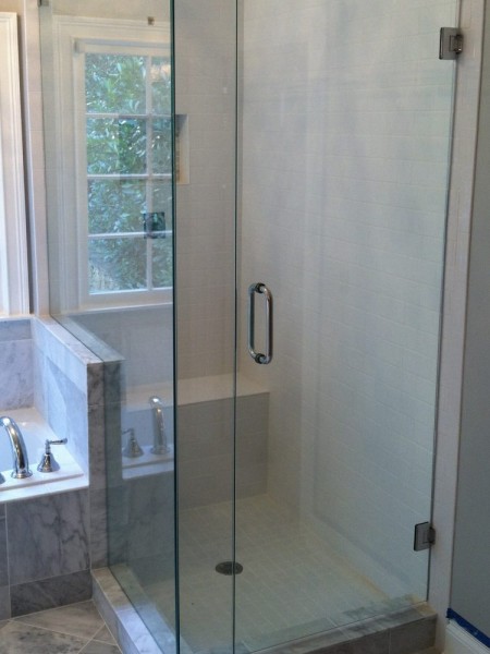 Frameless Shower Door 072