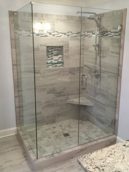 Frameless Shower Door 082