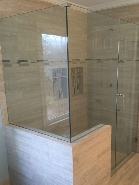Frameless Shower Door 081
