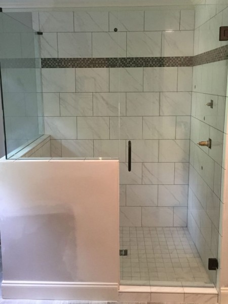 Frameless Shower Door 084
