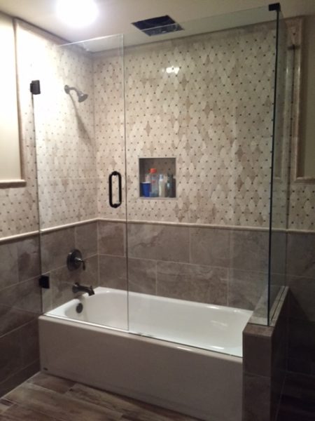 Frameless Shower Door 064